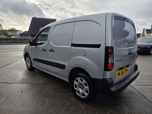 Peugeot Partner 1.6 BlueHDi 854 Professional L1 5dr (2016) - Picture 15