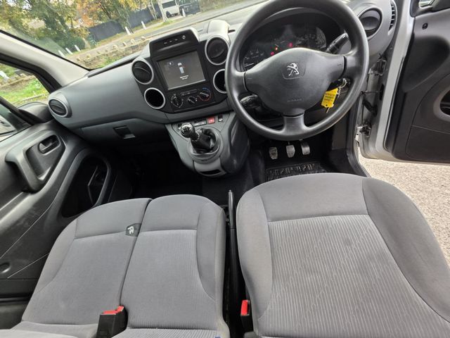 Peugeot Partner 1.6 BlueHDi 854 Professional L1 5dr (2016) - Picture 2