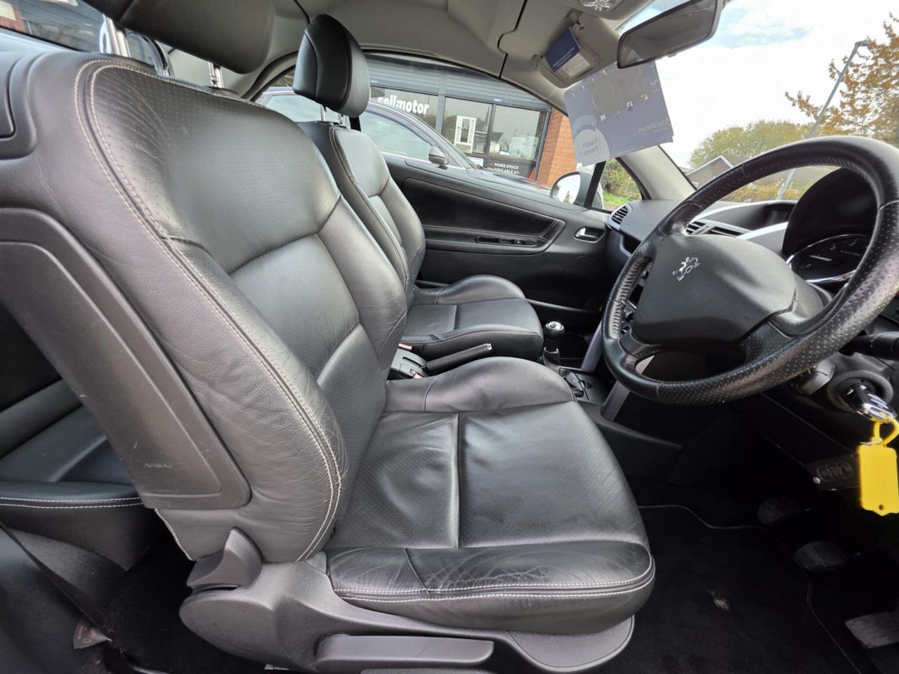 Peugeot 207 CC 1.6 16v Sport 2dr - Picture 13 of 16