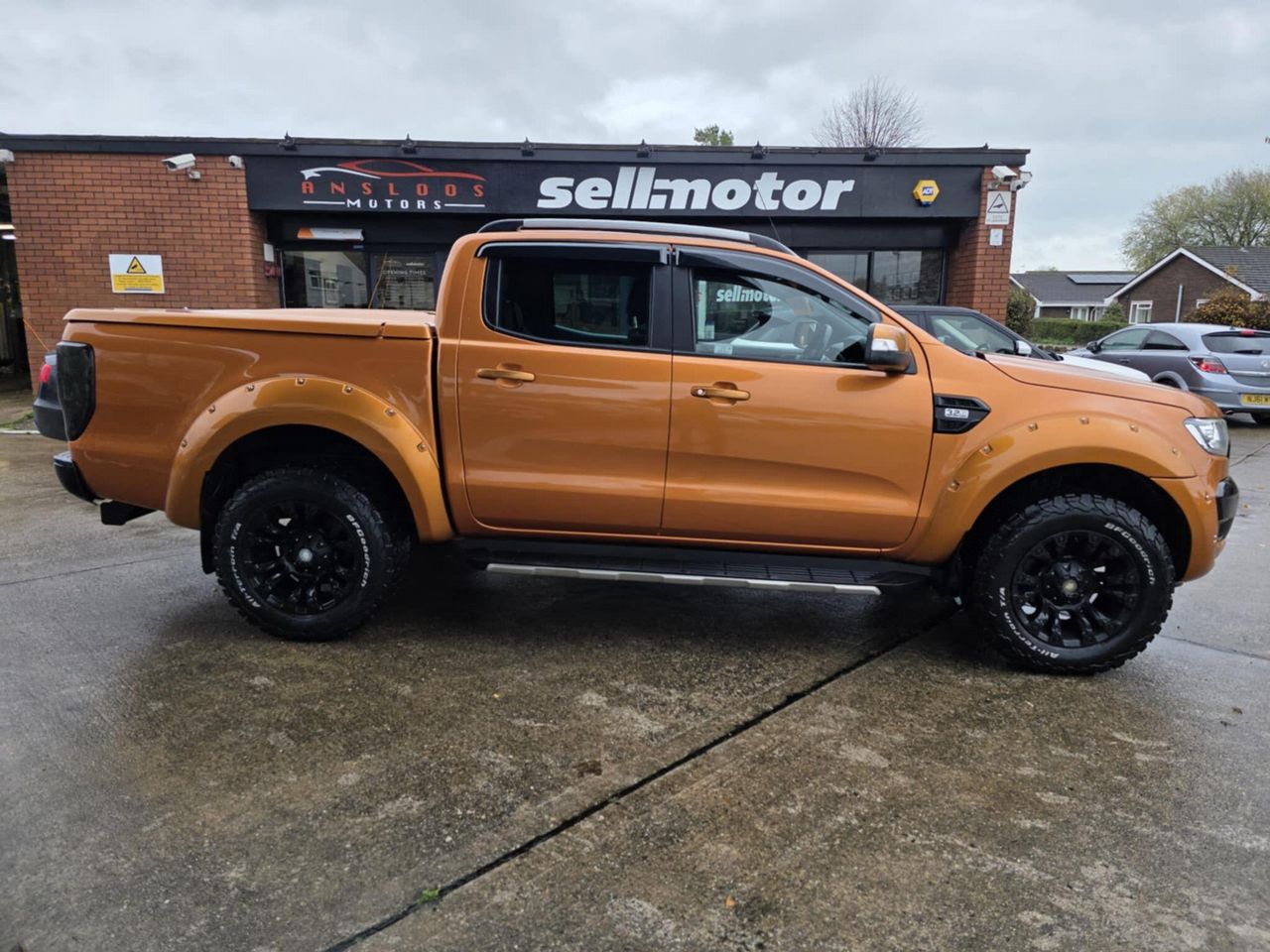 Ford Ranger 3.2 TDCi Wildtrak Auto 4WD Euro 5 4dr - Picture 11 of 19