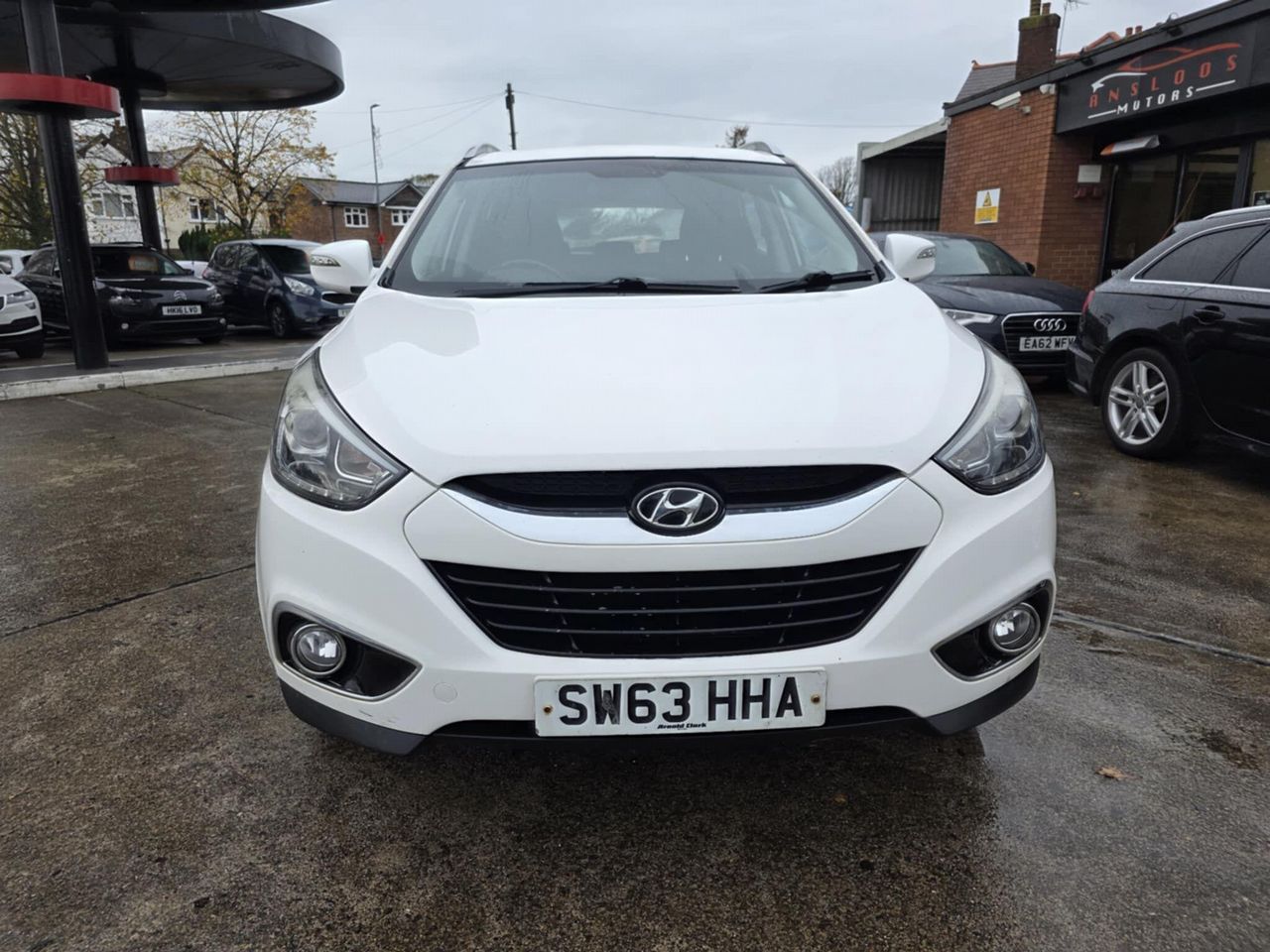 Hyundai ix35 2.0 CRDi SE 4WD Euro 5 5dr (Nav) - Picture 2 of 18