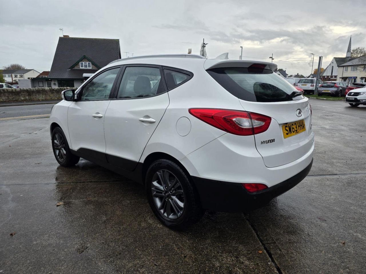 Hyundai ix35 2.0 CRDi SE 4WD Euro 5 5dr (Nav) - Picture 4 of 18