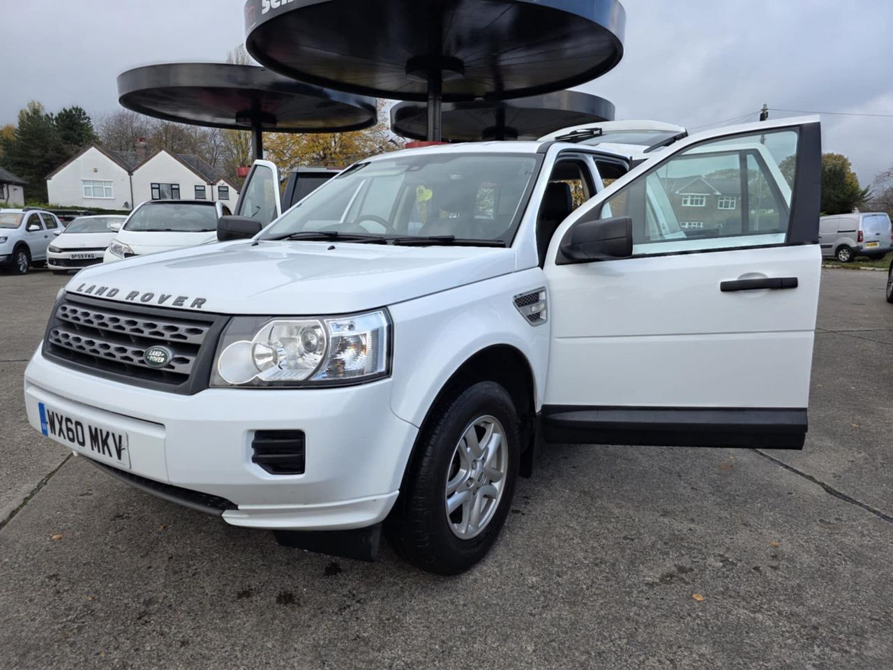 Land Rover Freelander 2 2.2 TD4 S 4WD Euro 5 (s/s) 5dr - Picture 3 of 18