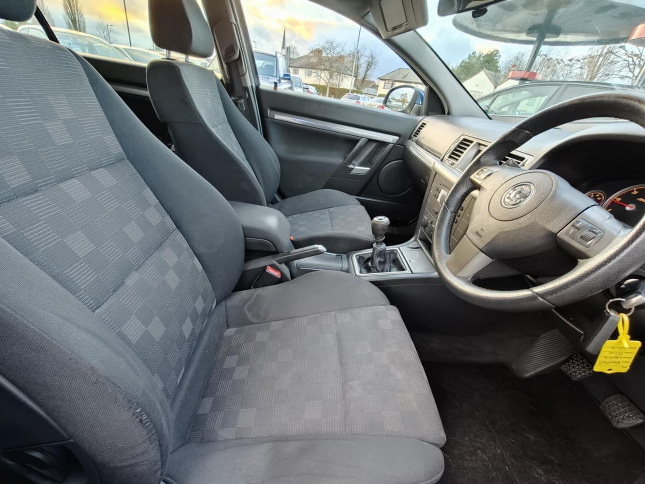 Vauxhall Vectra 1.9 CDTi 16v SRi 5dr - Picture 13 of 16