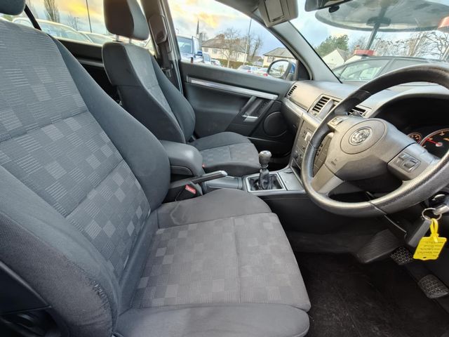 Vauxhall Vectra 1.9 CDTi 16v SRi 5dr (2006) - Picture 13