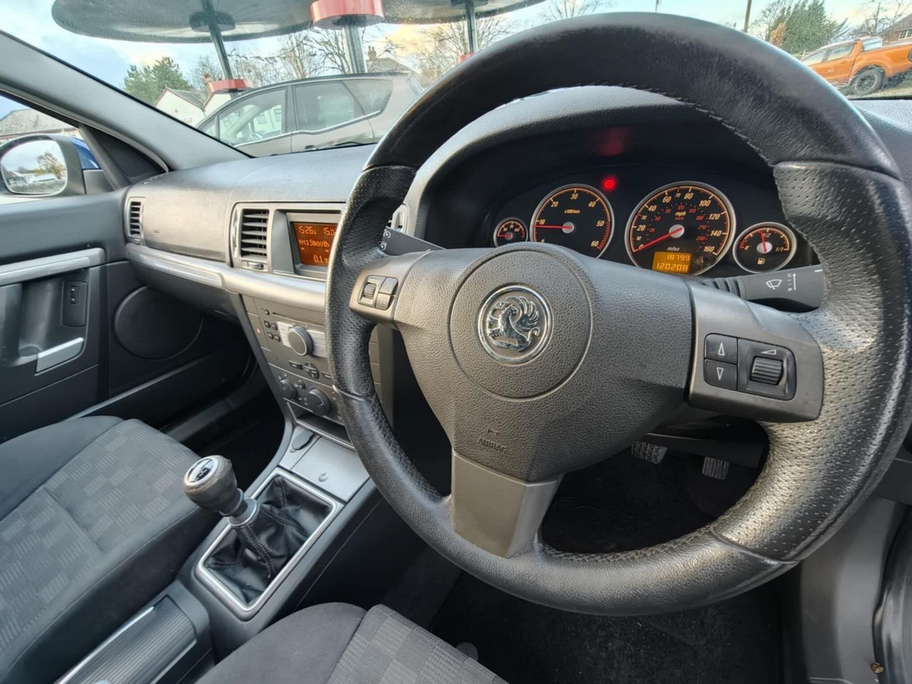 Vauxhall Vectra 1.9 CDTi 16v SRi 5dr - Picture 16 of 16