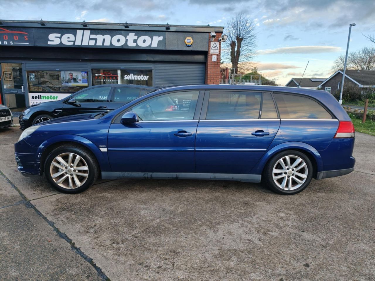 Vauxhall Vectra 1.9 CDTi 16v SRi 5dr - Picture 8 of 16