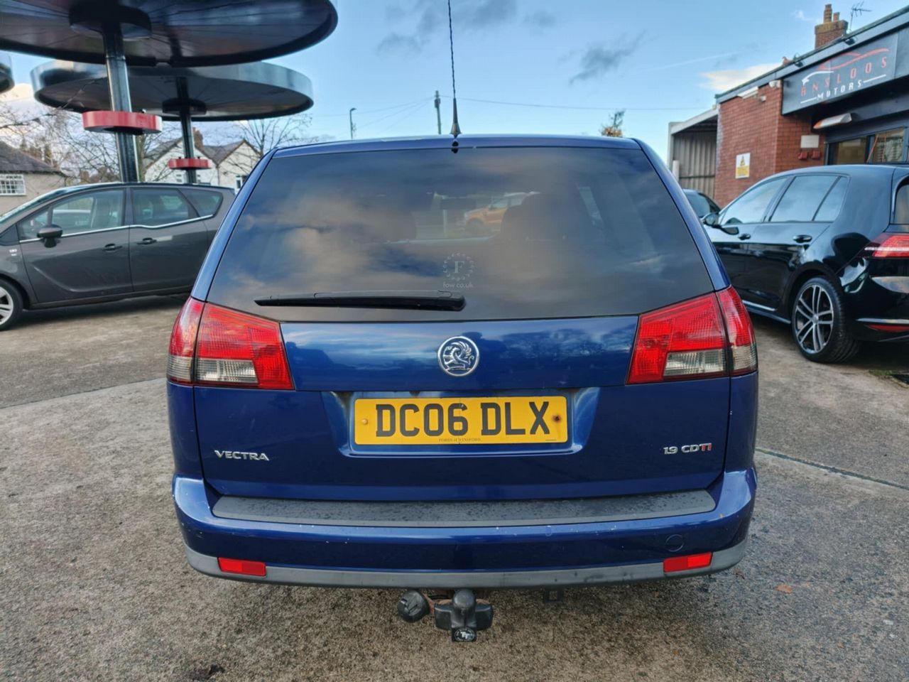 Vauxhall Vectra 1.9 CDTi 16v SRi 5dr - Picture 9 of 16