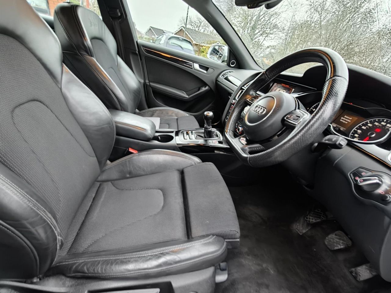 Audi A4 2.0 TDI Black Edition Euro 5 (s/s) 4dr - Picture 16 of 19