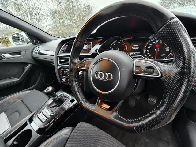 Audi A4 2.0 TDI Black Edition Euro 5 (s/s) 4dr (2012) - Picture 19
