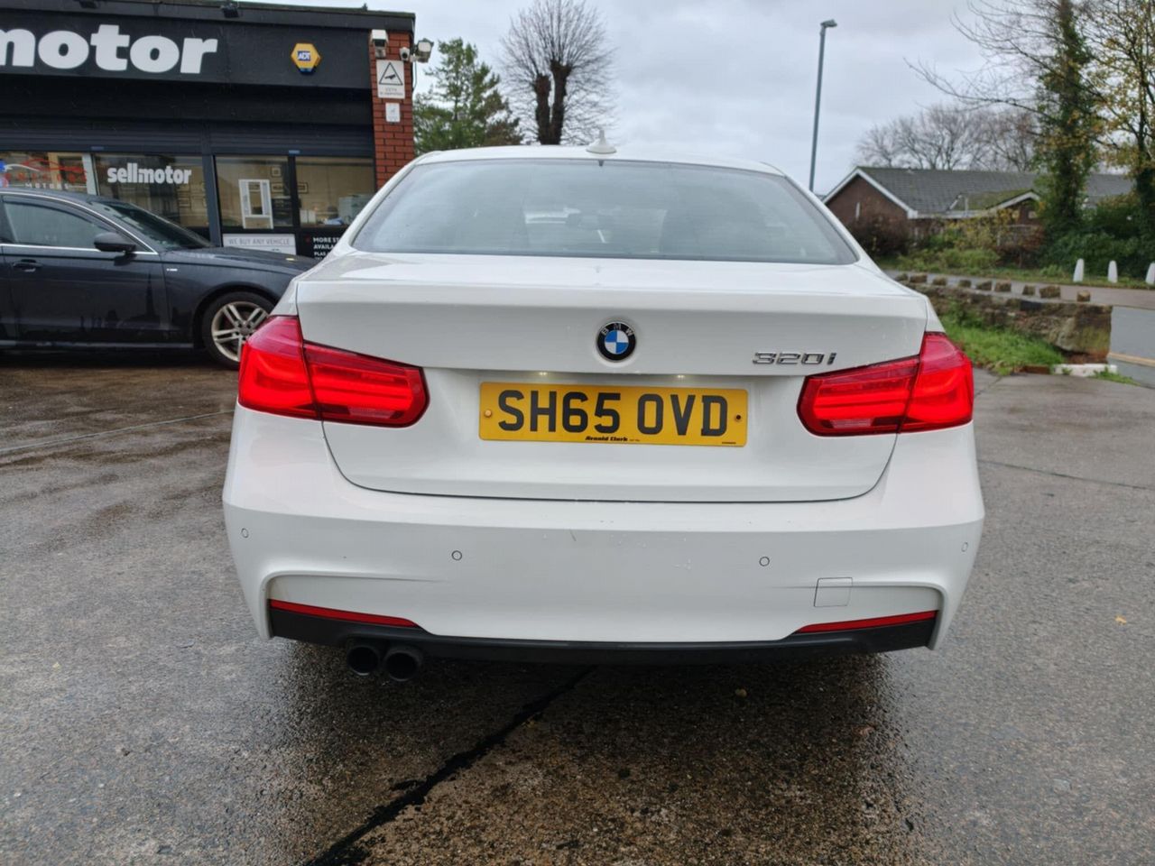 BMW 3 Series 2.0 320i M Sport Euro 6 (s/s) 4dr - Picture 11 of 19