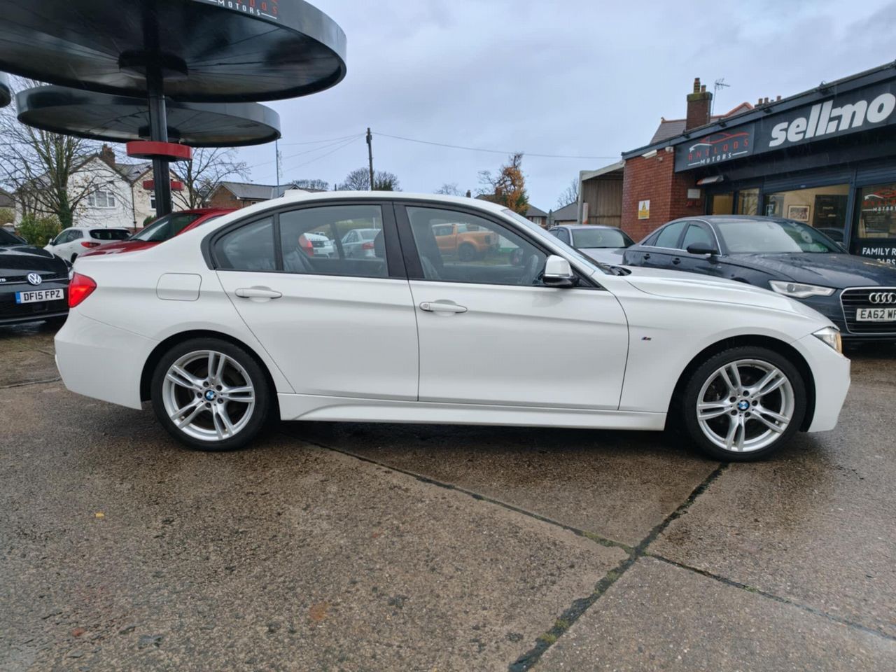 BMW 3 Series 2.0 320i M Sport Euro 6 (s/s) 4dr - Picture 12 of 19
