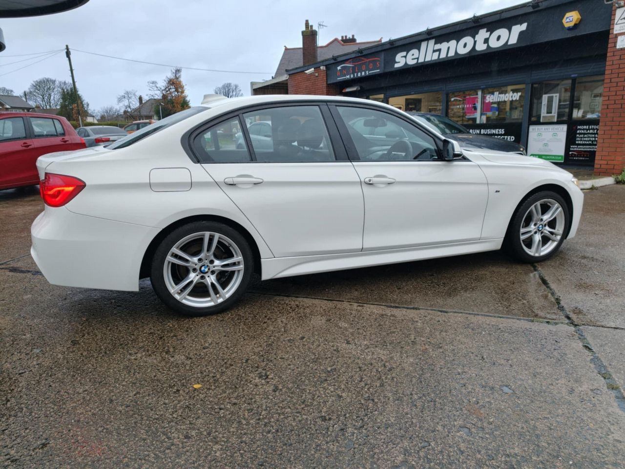BMW 3 Series 2.0 320i M Sport Euro 6 (s/s) 4dr - Picture 13 of 19