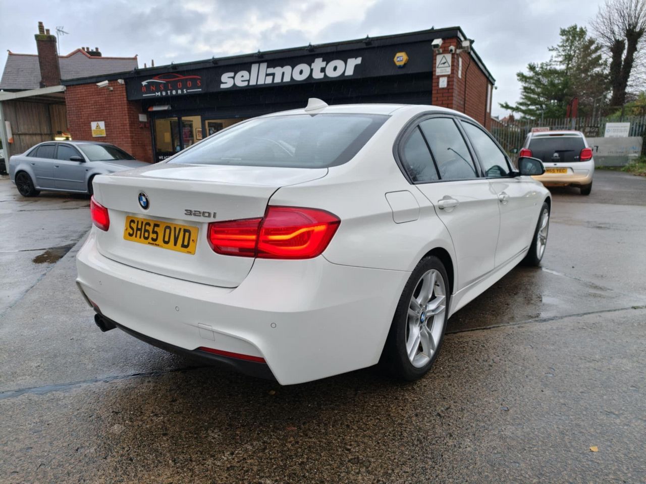 BMW 3 Series 2.0 320i M Sport Euro 6 (s/s) 4dr - Picture 14 of 19