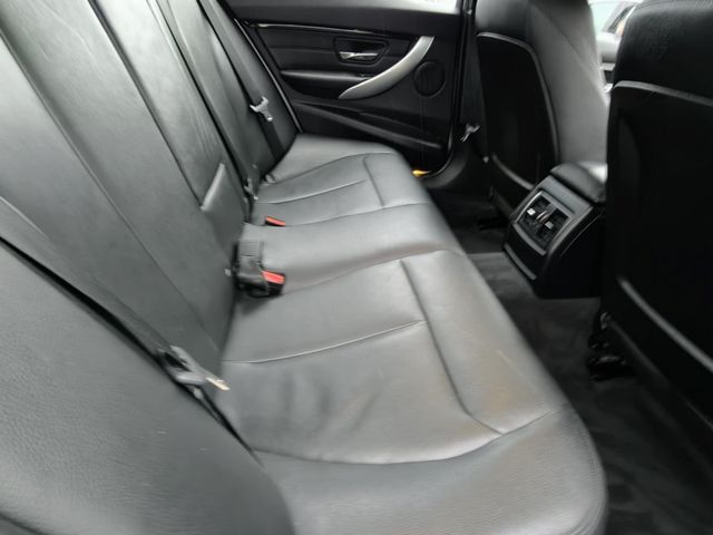 BMW 3 Series 2.0 320i M Sport Euro 6 (s/s) 4dr (2015) - Picture 17