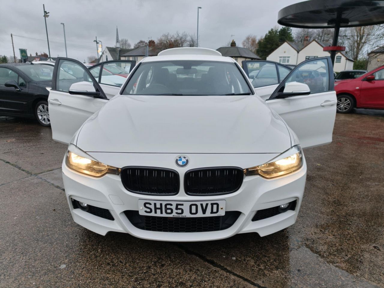 BMW 3 Series 2.0 320i M Sport Euro 6 (s/s) 4dr - Picture 2 of 19