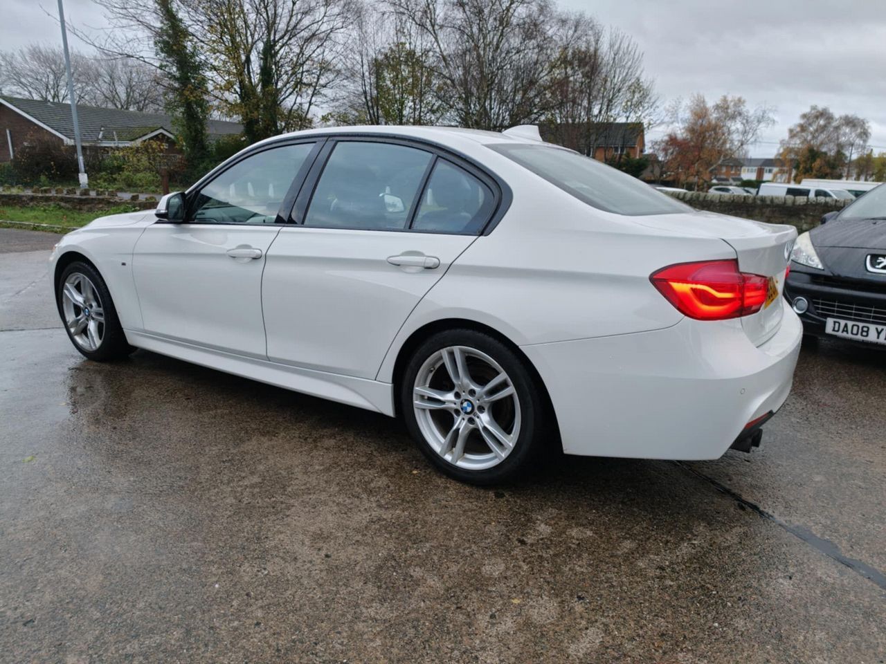 BMW 3 Series 2.0 320i M Sport Euro 6 (s/s) 4dr - Picture 4 of 19