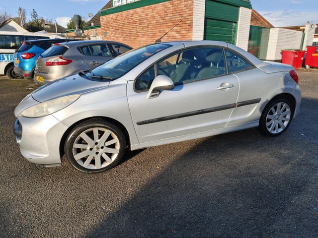 Peugeot 207 CC 1.6 16v Sport 2dr (2008) - Picture 3