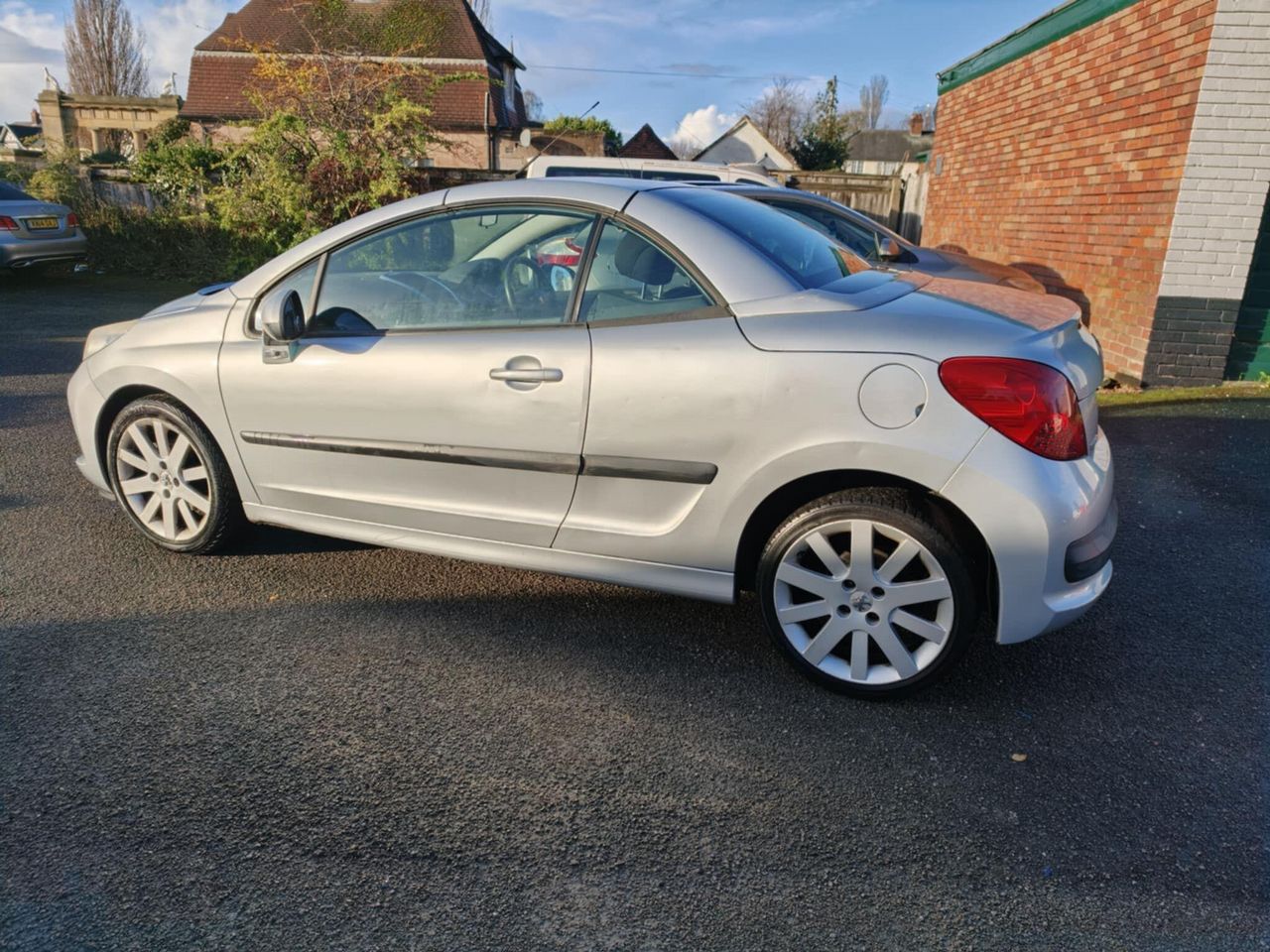 Peugeot 207 CC 1.6 16v Sport 2dr - Picture 6 of 11