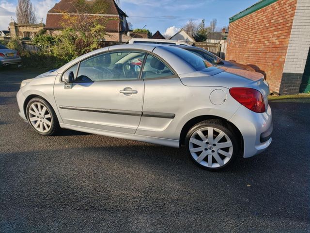 Peugeot 207 CC 1.6 16v Sport 2dr (2008) - Picture 6