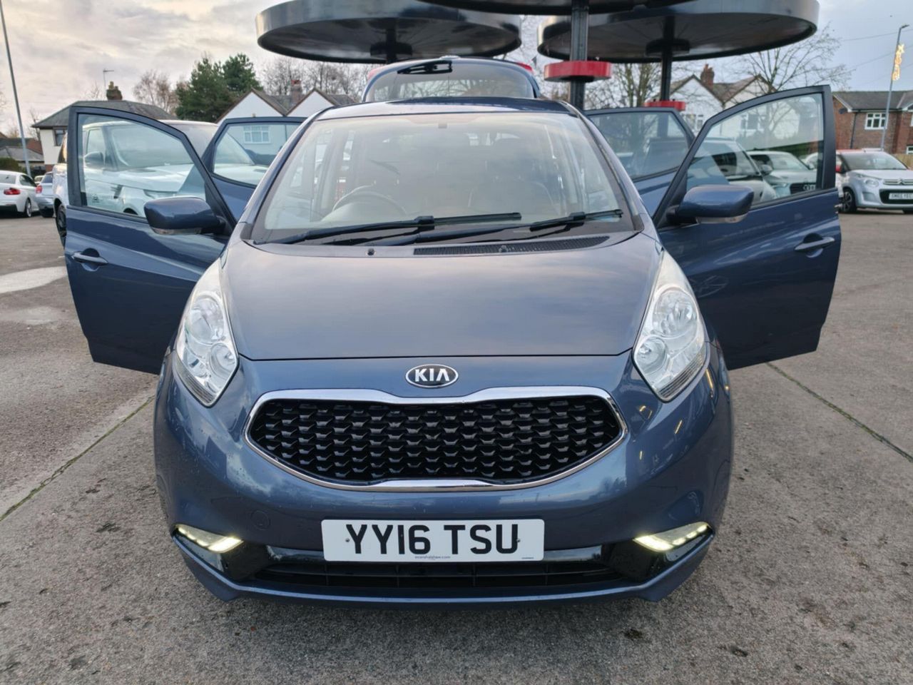 Kia Venga 1.6 CRDi 3 Euro 6 (s/s) 5dr - Picture 2 of 21