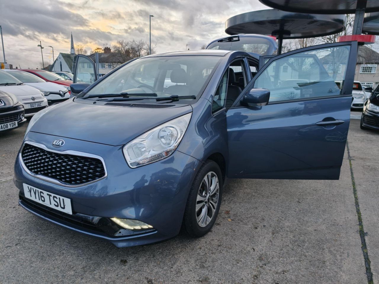Kia Venga 1.6 CRDi 3 Euro 6 (s/s) 5dr - Picture 7 of 21