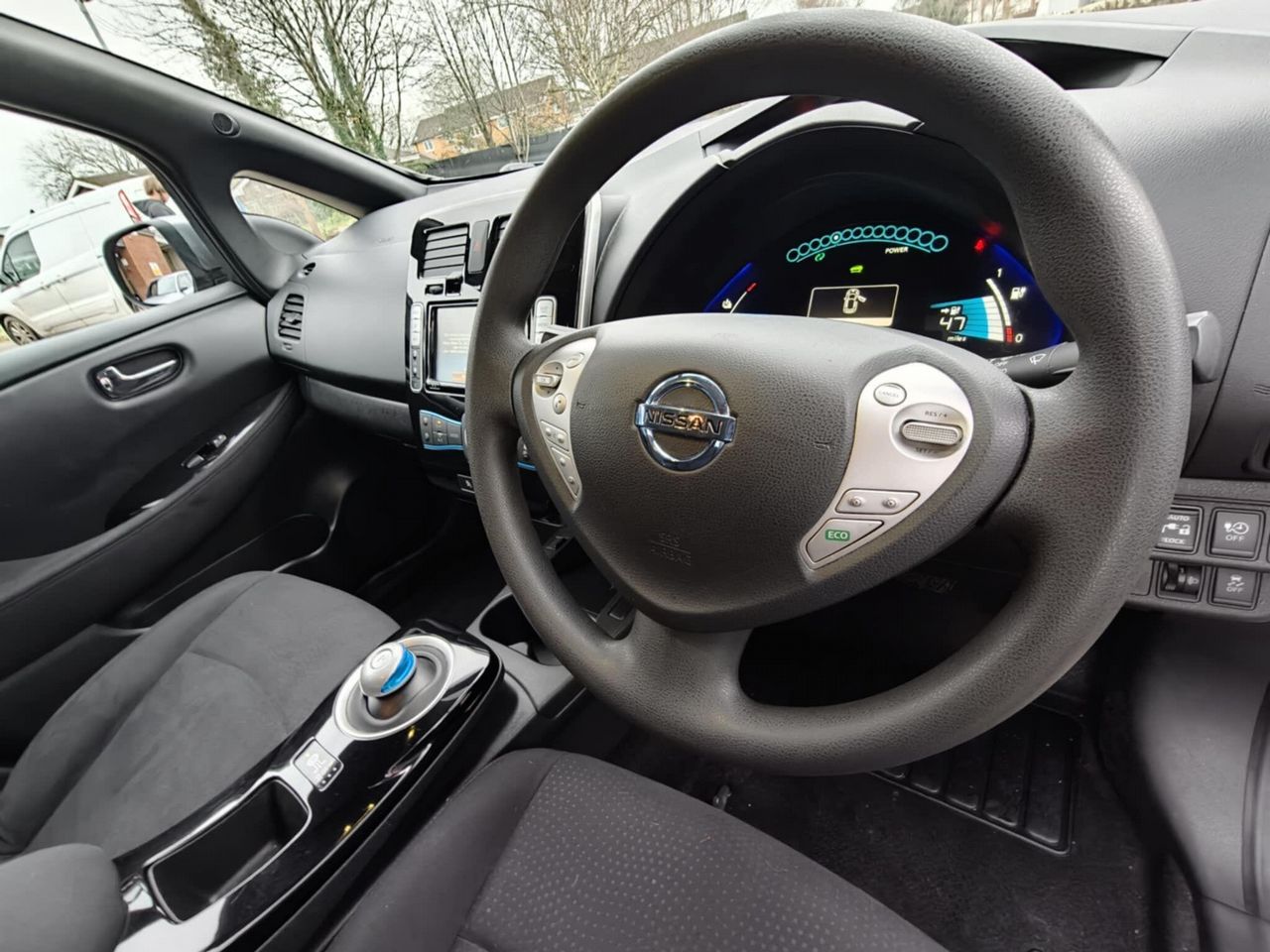 Nissan Leaf 30kWh Acenta Auto 5dr - Picture 19 of 20