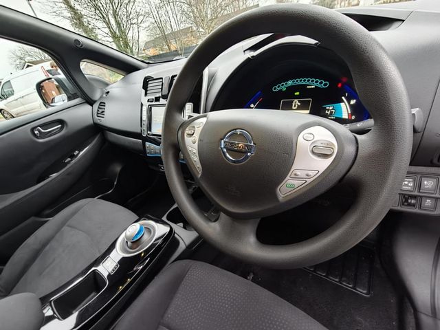 Nissan Leaf 30kWh Acenta Auto 5dr (2017) - Picture 19