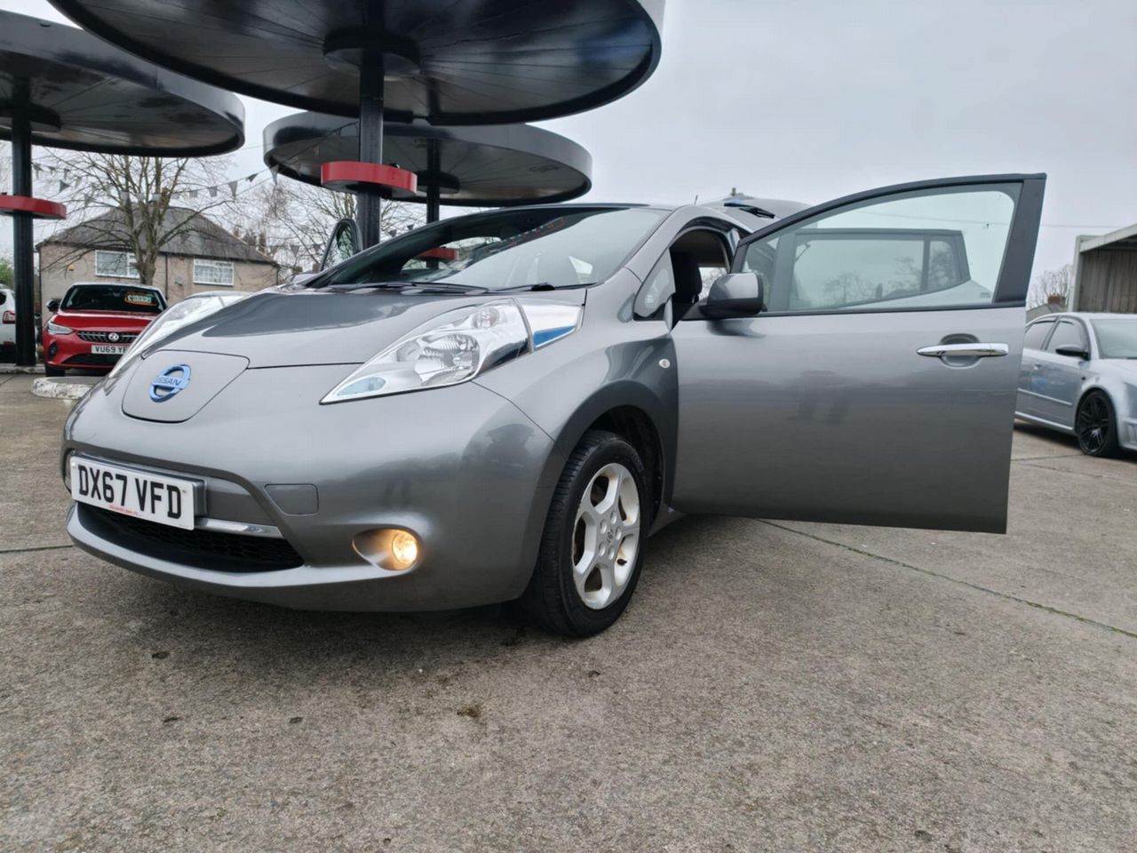 Nissan Leaf 30kWh Acenta Auto 5dr - Picture 3 of 20