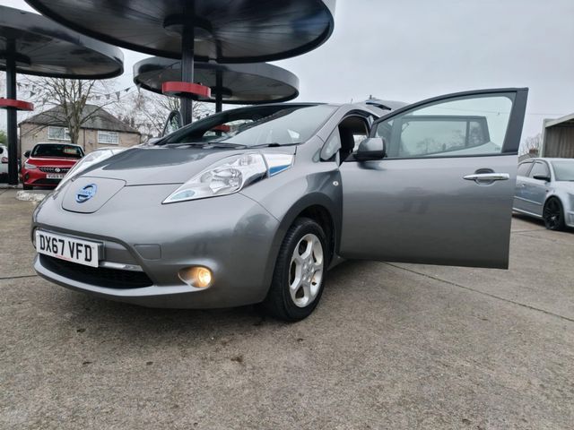 Nissan Leaf 30kWh Acenta Auto 5dr (2017) - Picture 3