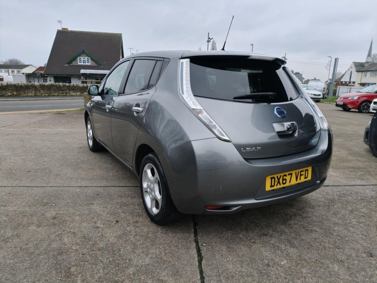 Nissan Leaf 30kWh Acenta Auto 5dr - Picture 4 of 20