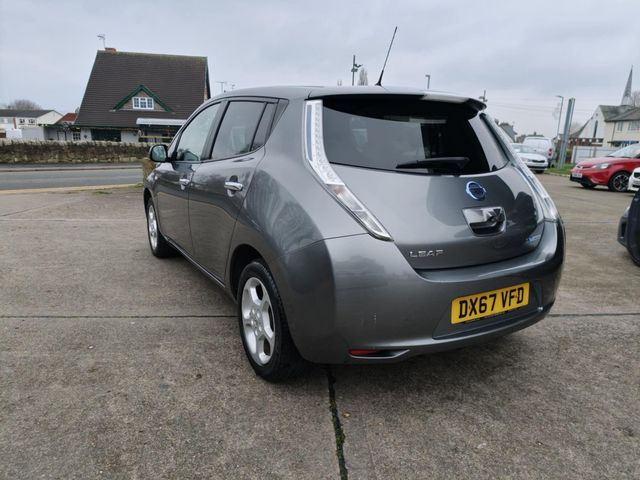 Nissan Leaf 30kWh Acenta Auto 5dr (2017) - Picture 4