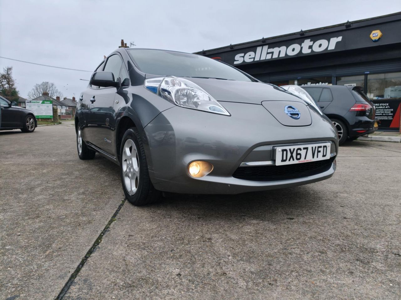 Nissan Leaf 30kWh Acenta Auto 5dr - Picture 6 of 20
