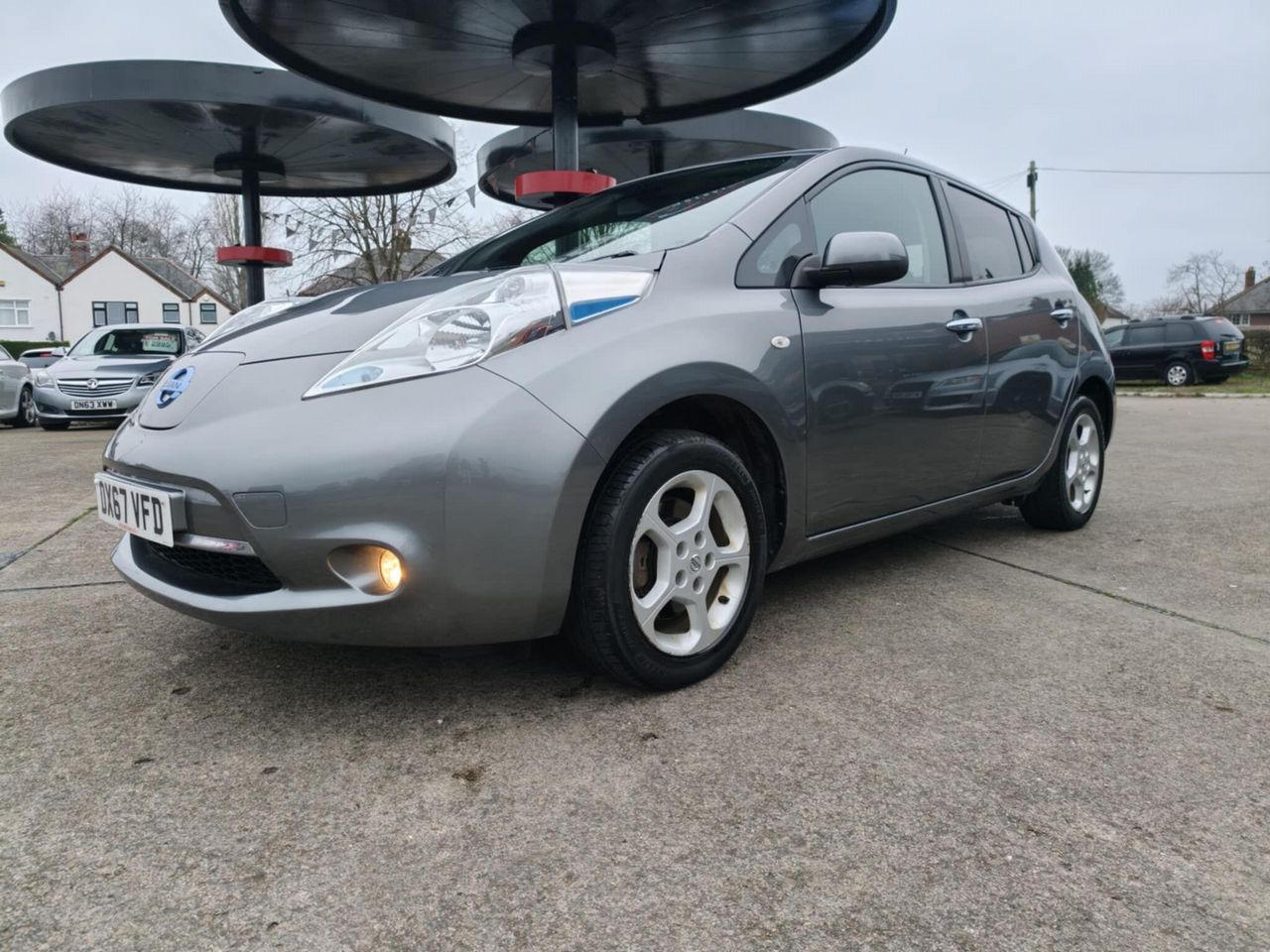 Nissan Leaf 30kWh Acenta Auto 5dr - Picture 8 of 20