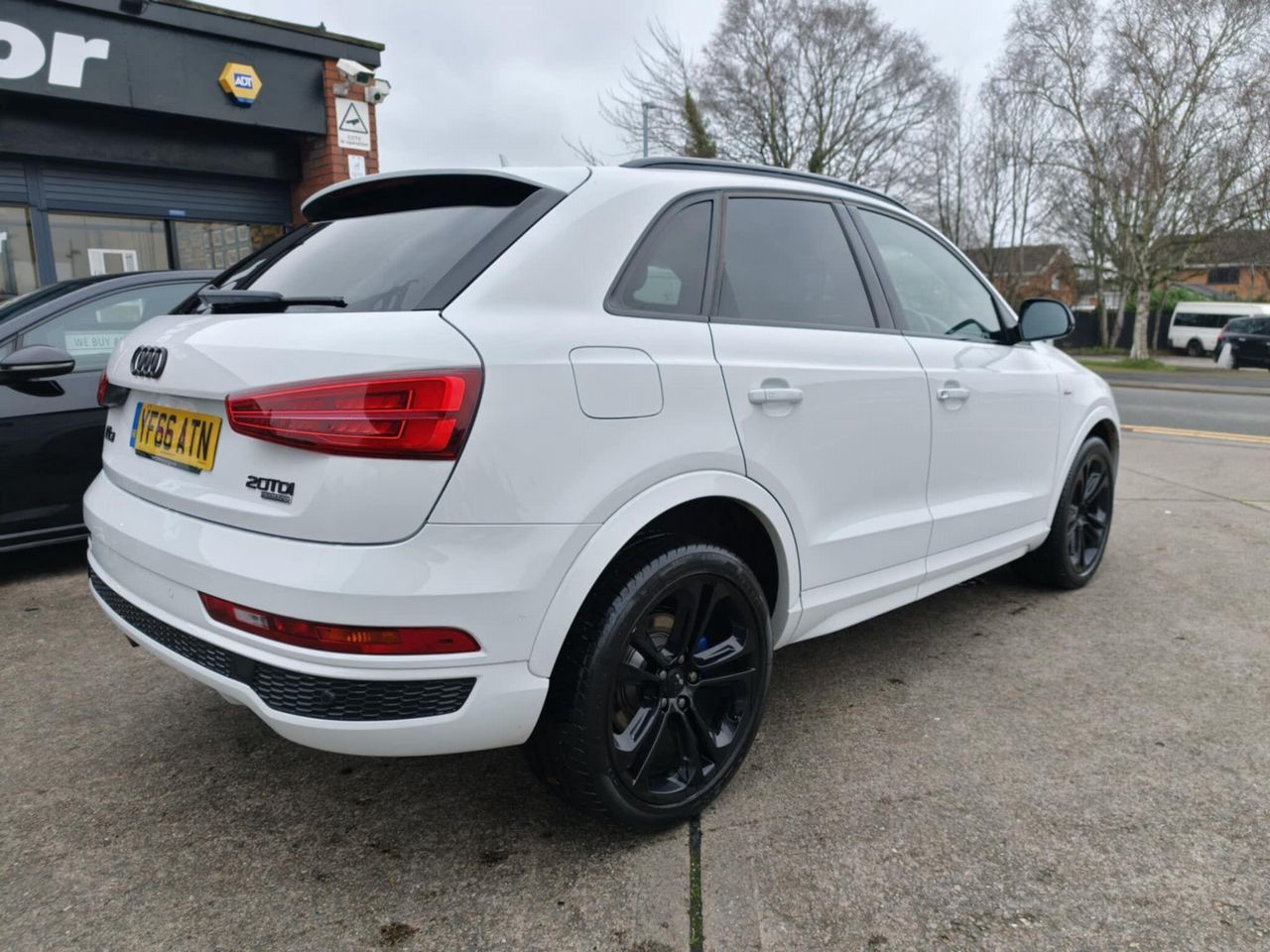Audi Q3 2.0 TDI S line Plus quattro Euro 6 (s/s) 5dr - Picture 13 of 19