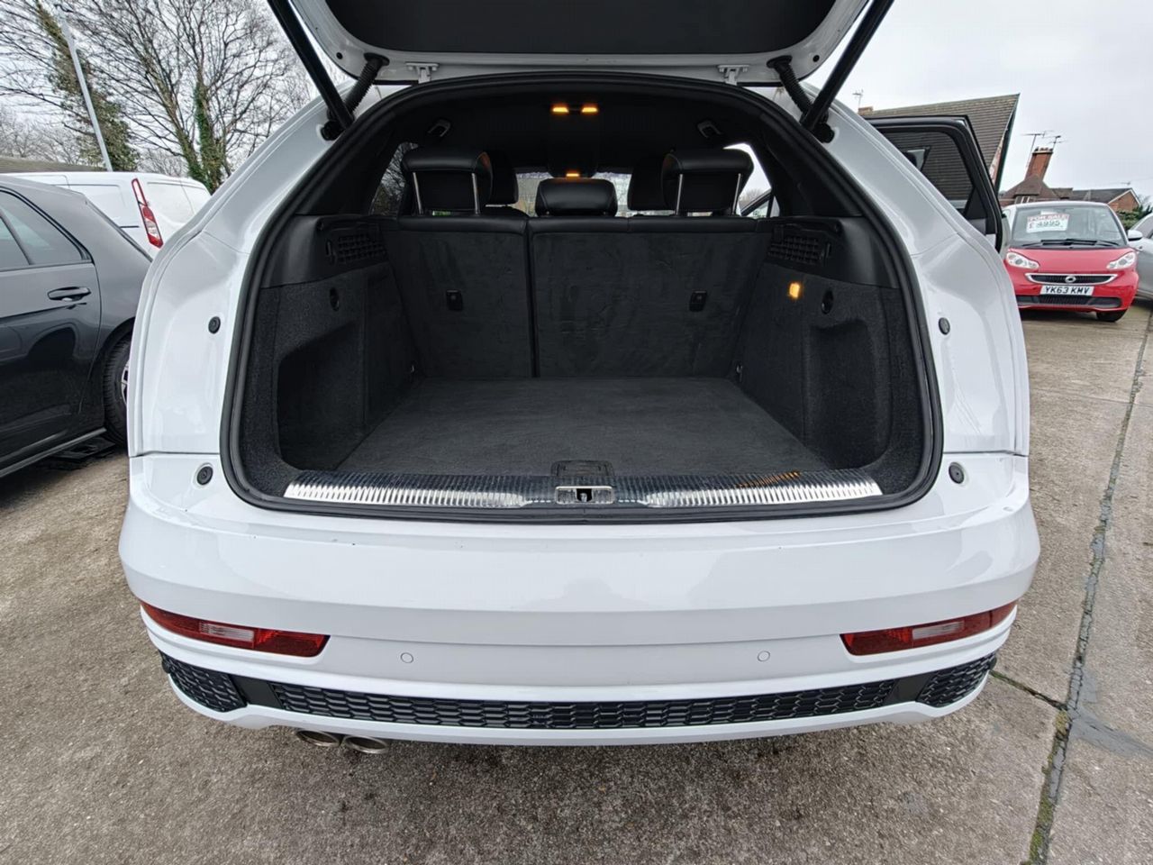 Audi Q3 2.0 TDI S line Plus quattro Euro 6 (s/s) 5dr - Picture 18 of 19