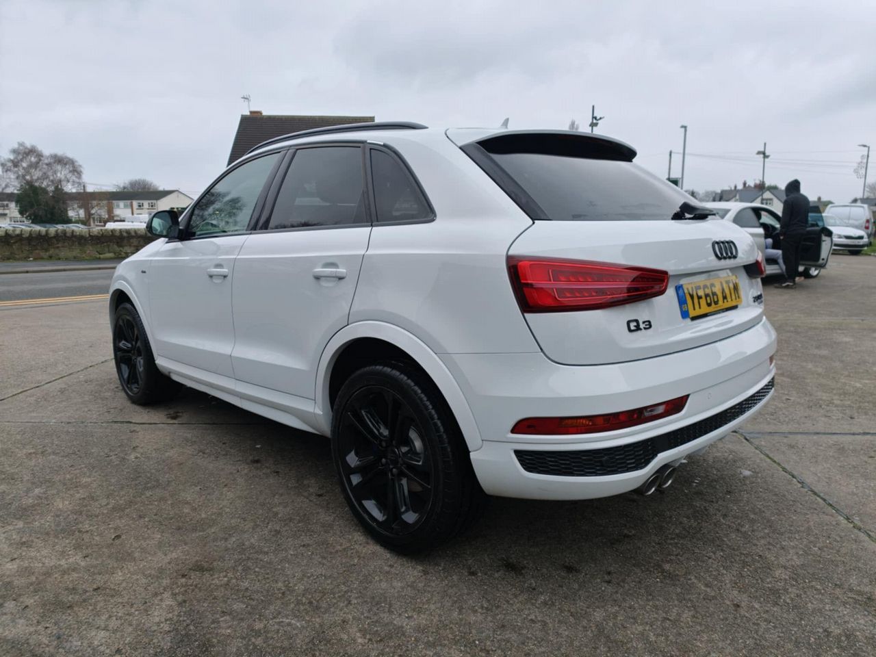 Audi Q3 2.0 TDI S line Plus quattro Euro 6 (s/s) 5dr - Picture 4 of 19