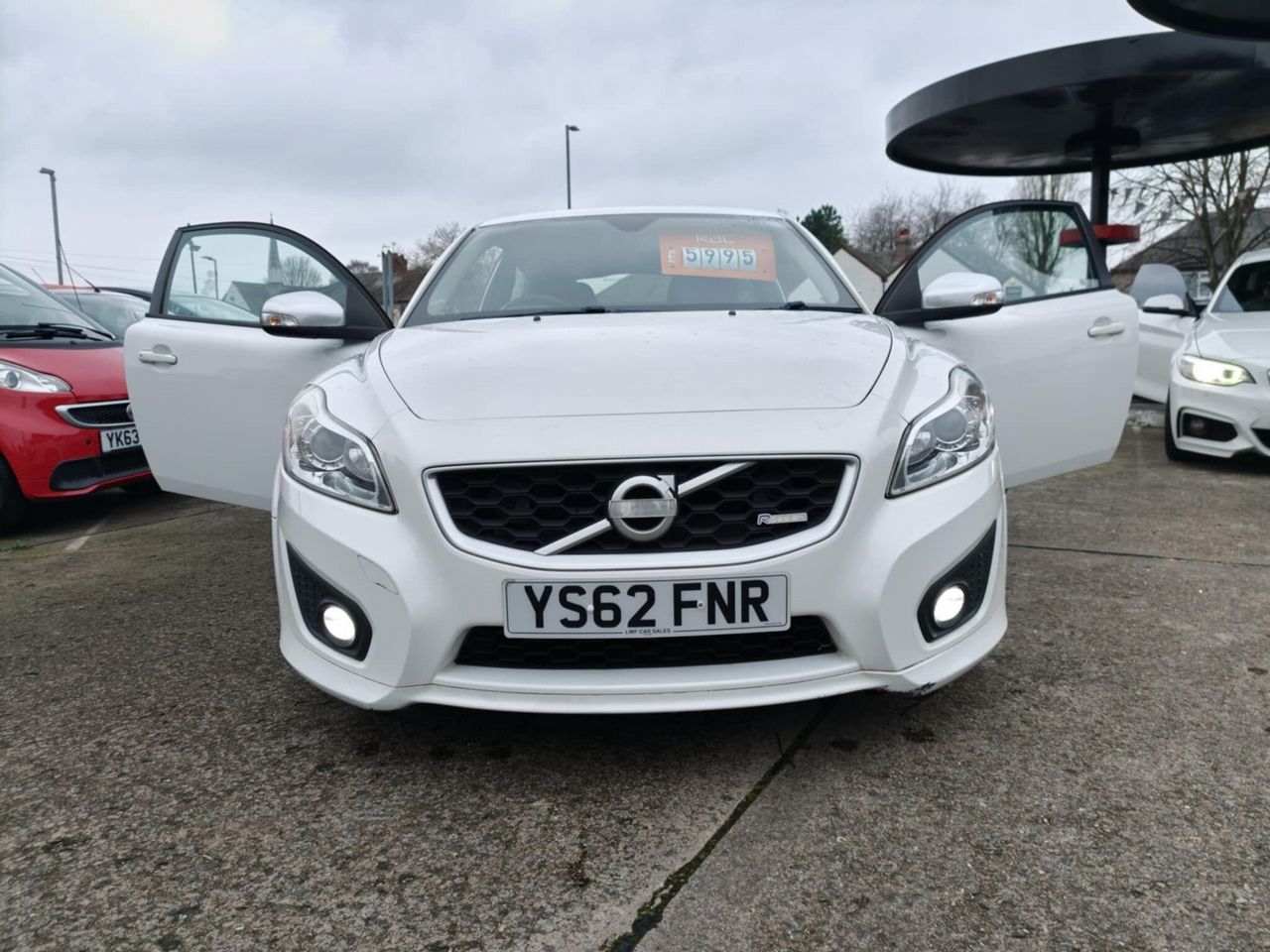 Volvo C30 2.0 R-Design Sports Coupe Euro 5 3dr - Picture 2 of 19