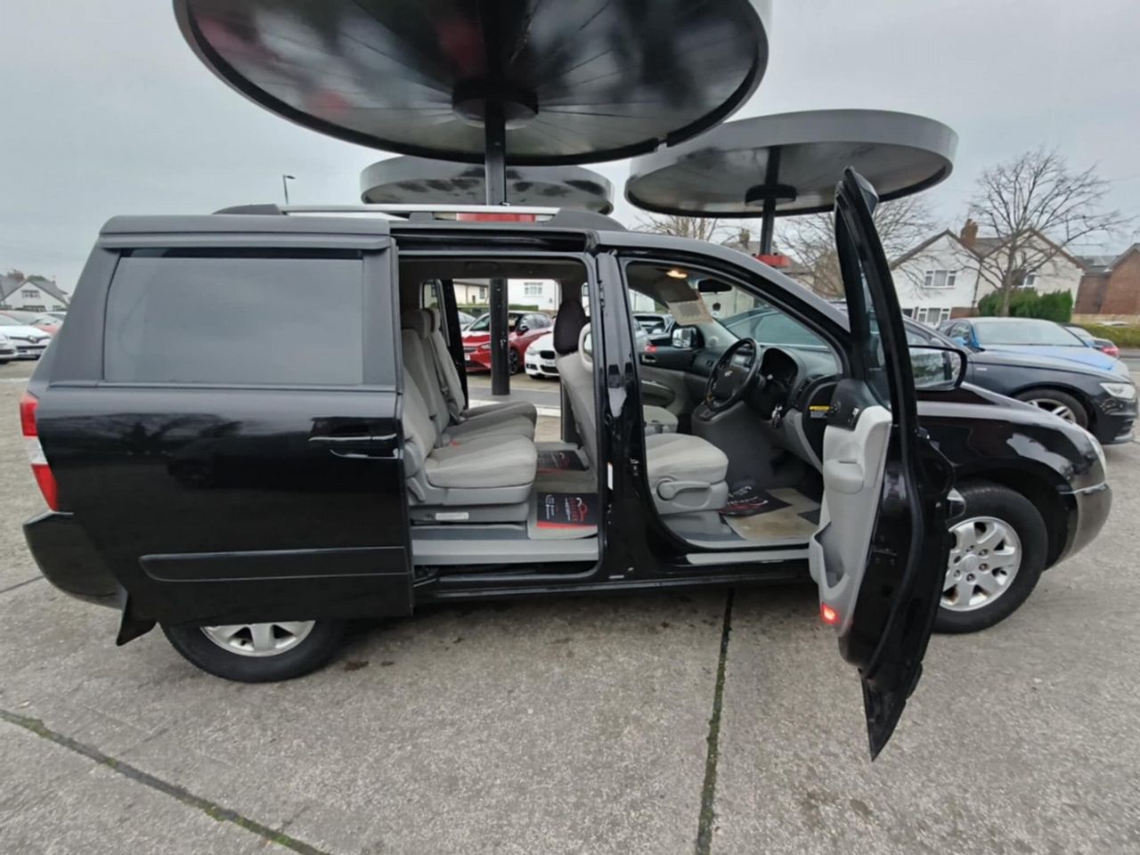 Kia Sedona 2.9 CRDi LS 5dr - Picture 11 of 20