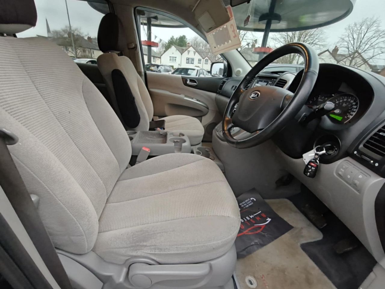 Kia Sedona 2.9 CRDi LS 5dr - Picture 16 of 20