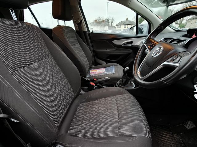 Vauxhall Mokka 1.6i Exclusiv 2WD Euro 6 (s/s) 5dr (2015) - Picture 13
