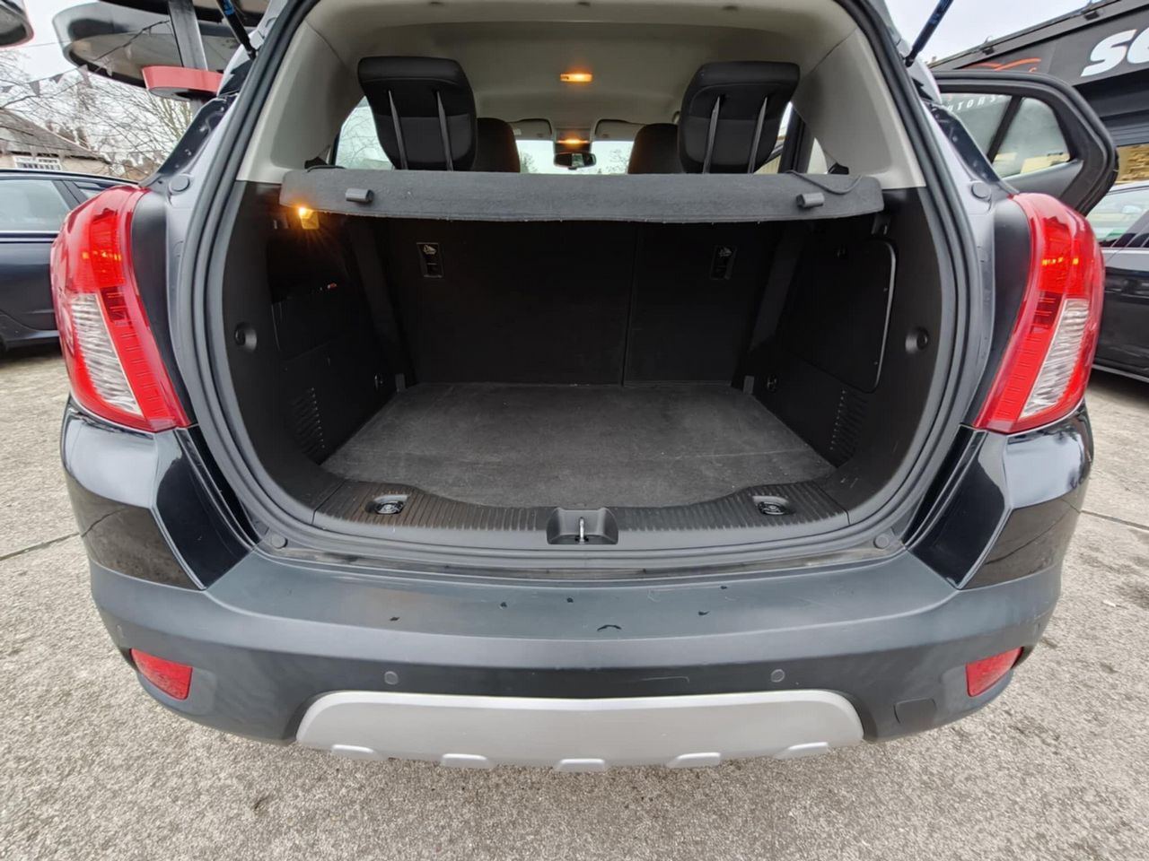 Vauxhall Mokka 1.6i Exclusiv 2WD Euro 6 (s/s) 5dr - Picture 16 of 17
