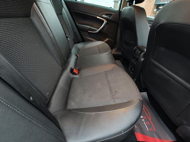 Vauxhall Insignia 2.0 CDTi ecoFLEX Tech Line Euro 5 (s/s) 5dr (2013) - Picture 16