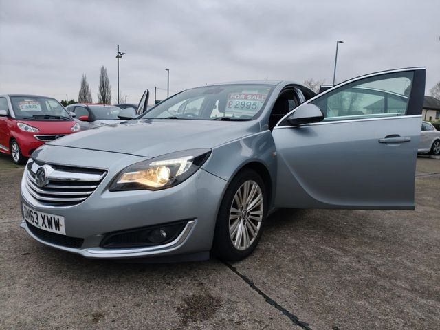 Vauxhall Insignia 2.0 CDTi ecoFLEX Tech Line Euro 5 (s/s) 5dr (2013) - Picture 3