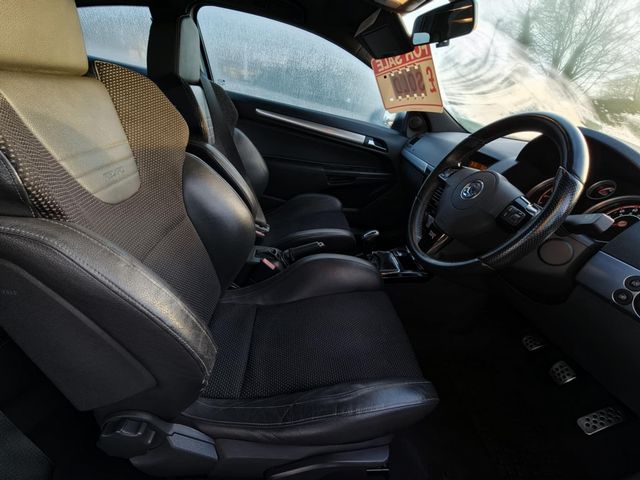 Vauxhall Astra 2.0i 16v VXR Sport Hatch 3dr (2010) - Picture 15