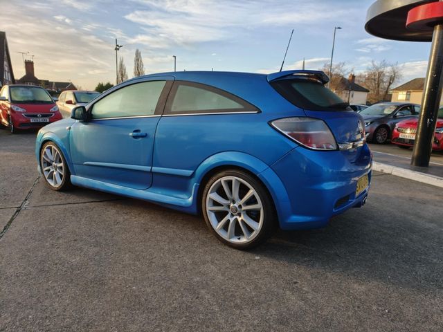 Vauxhall Astra 2.0i 16v VXR Sport Hatch 3dr (2010) - Picture 9