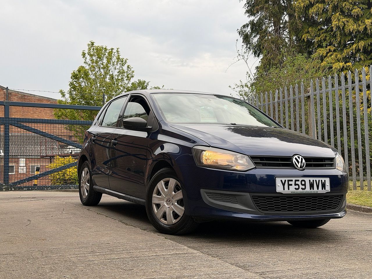 VOLKSWAGEN Polo 1.2 60 PS S - Picture 1 of 17