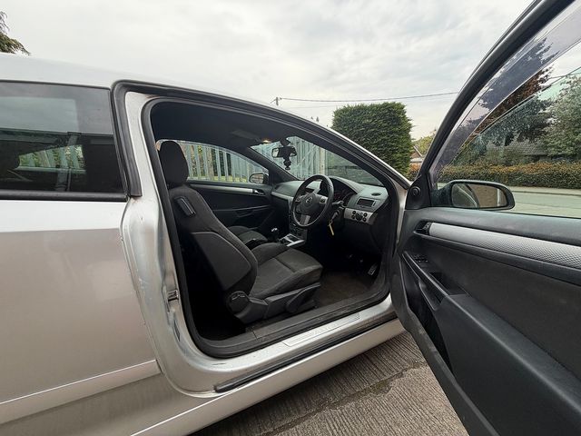 VAUXHALL Astra SRi 1.9CDTi 16v (150PS) - Thumbnail 11 of 19