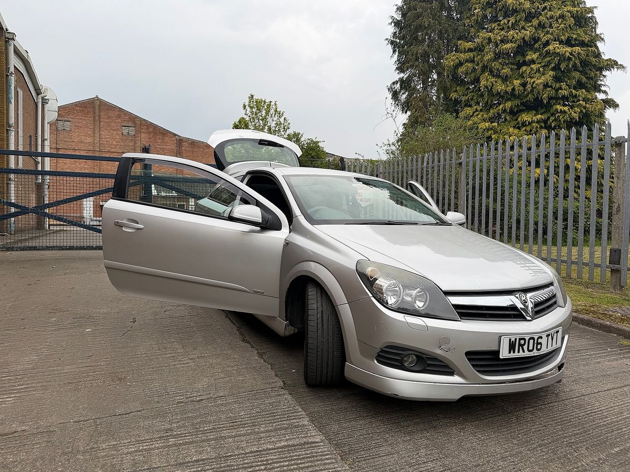 VAUXHALL Astra SRi 1.9CDTi 16v (150PS) - Picture 17 of 19