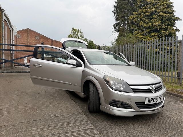 VAUXHALL Astra SRi 1.9CDTi 16v (150PS) - Thumbnail 17 of 19